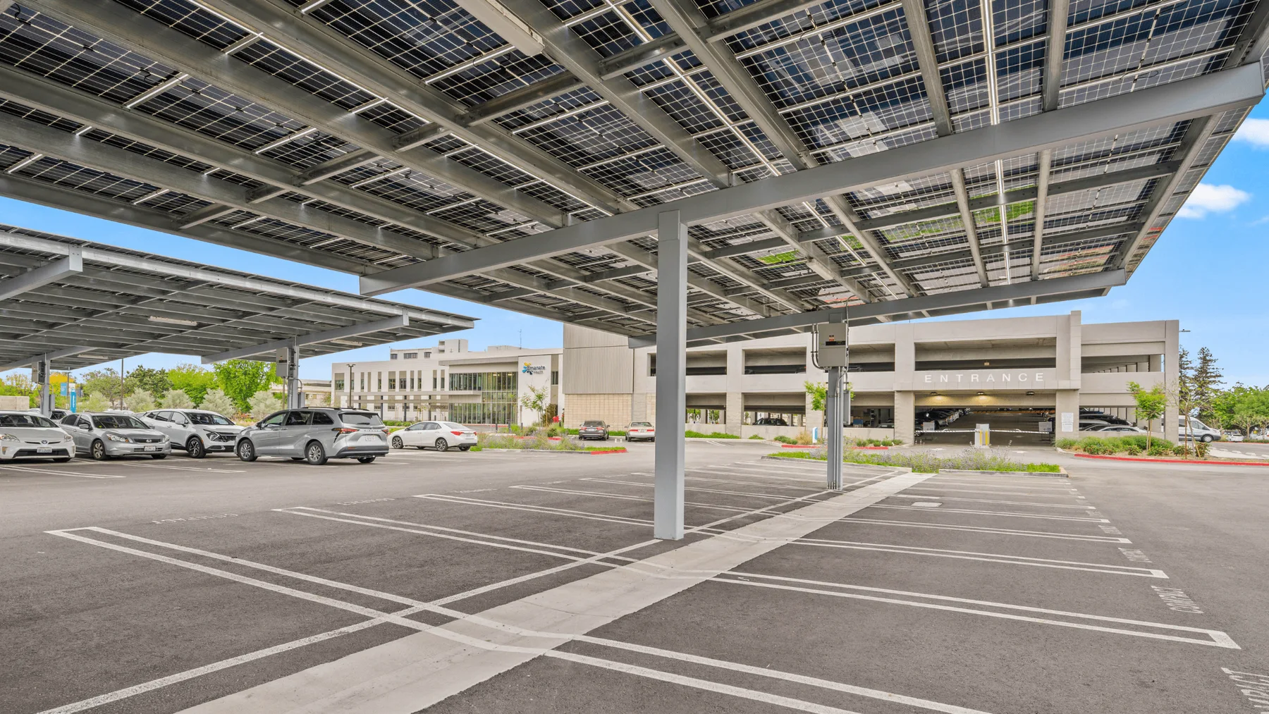 Emanate Queen of the Valley Hospital: solar carport