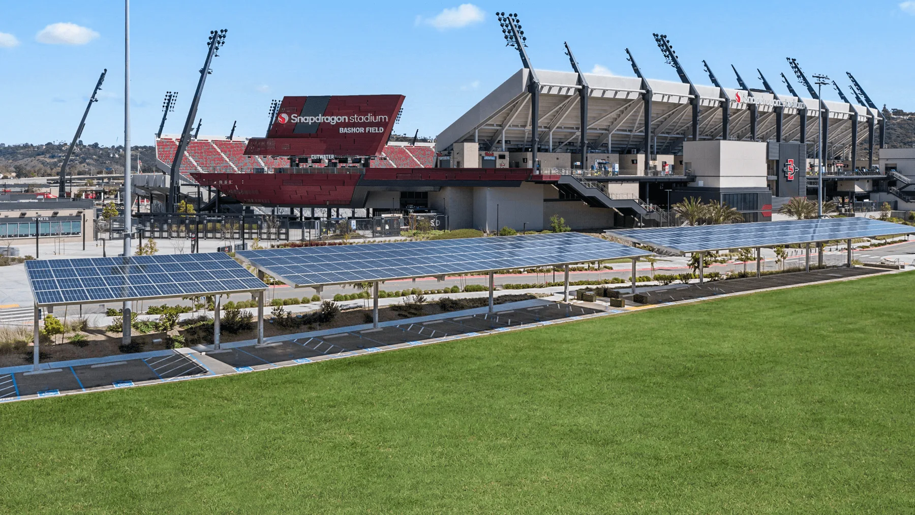 Snapdragon Stadium: solar carport