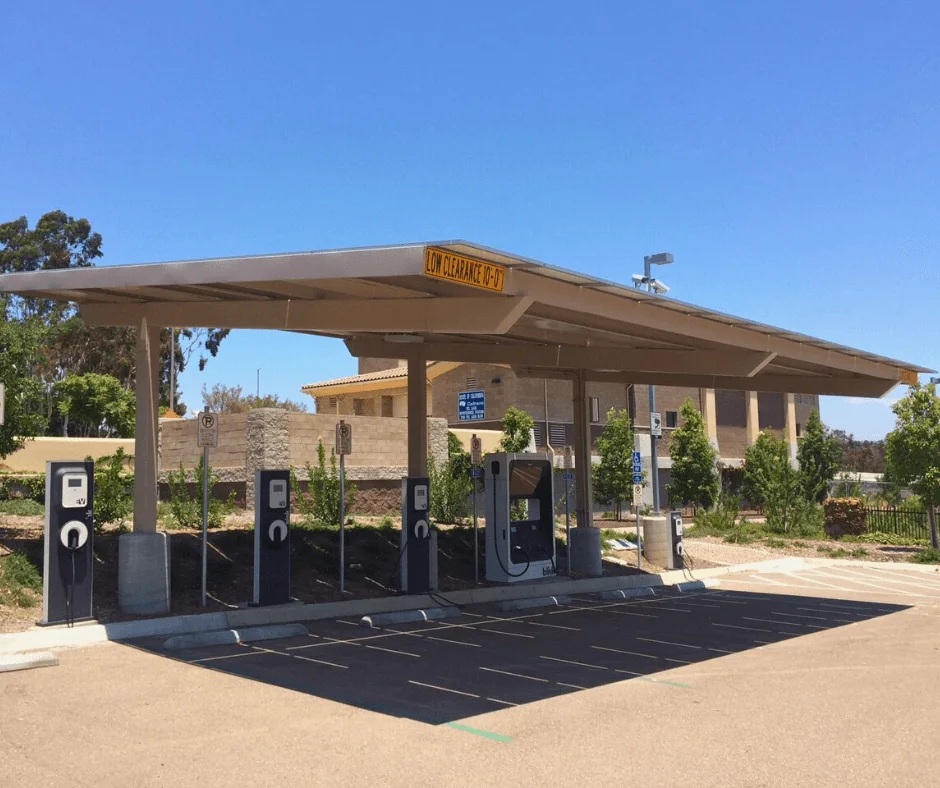Del Lago Park 'N Ride: custom solar structures