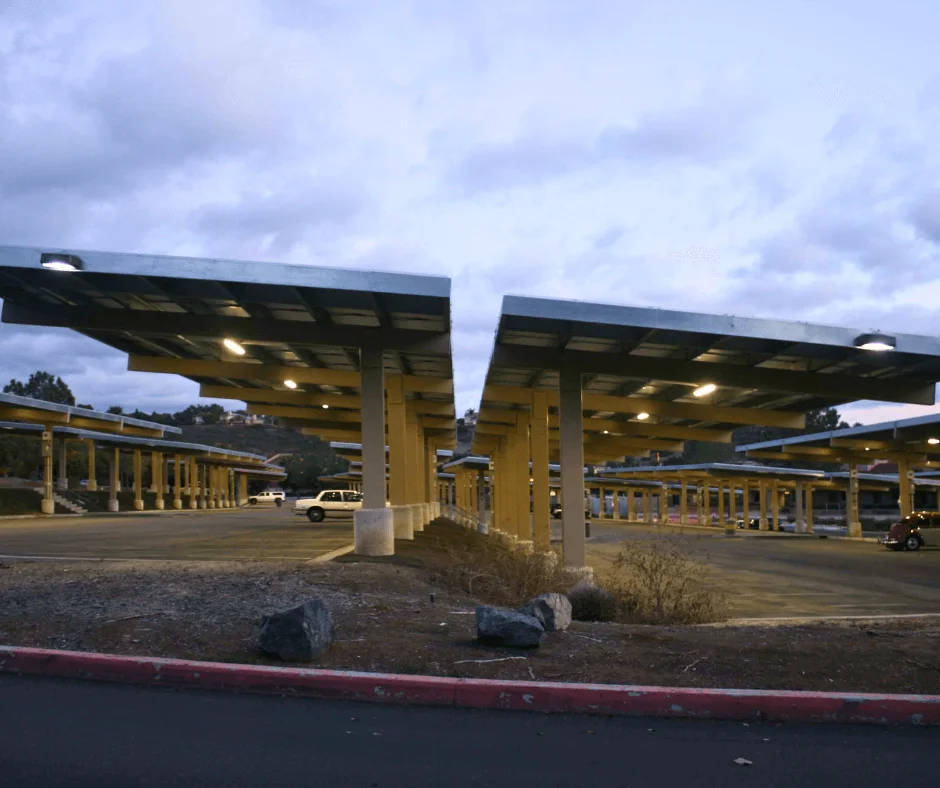 La Costa Canyon High School: semi-cantilever solar carports